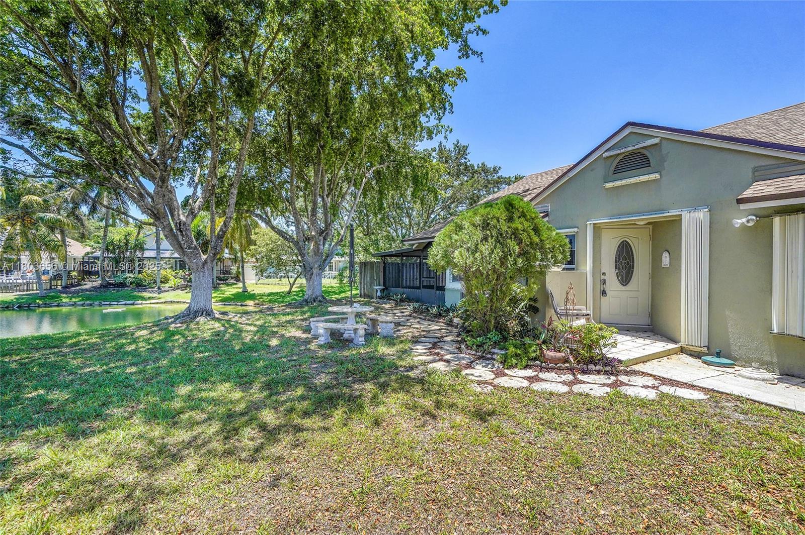 9828 SW 58th Ct