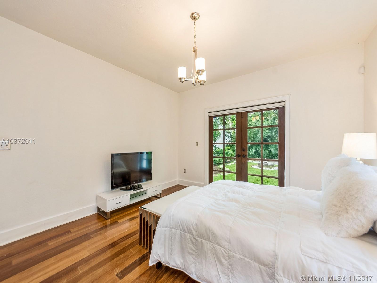 CORAL GABLES SEC E - Residential