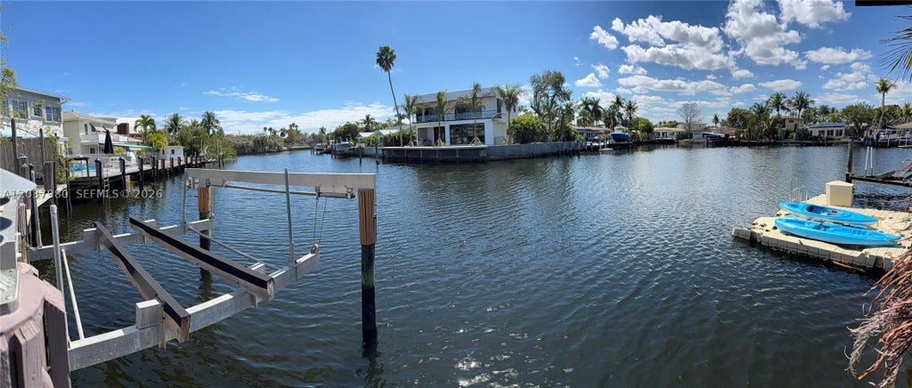 Photo of 2100 NE 24th St, Wilton Manors, FL 33305 (MLS # A12037980)