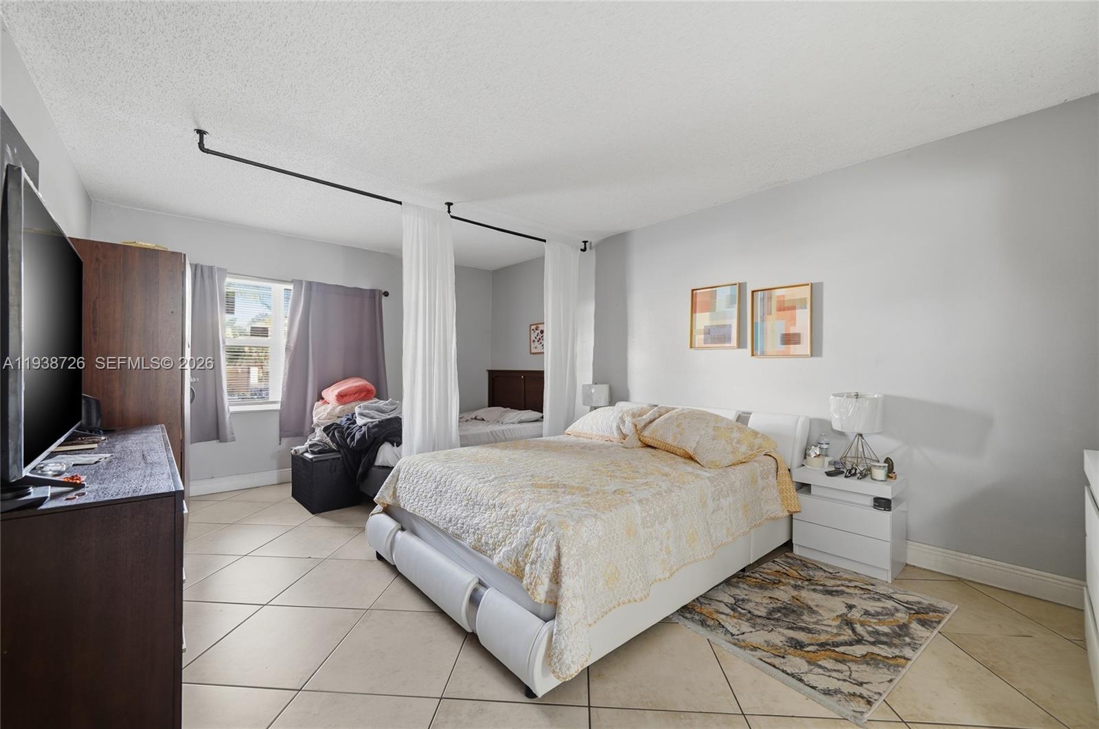 VENETIAN GARDENS AT COUNT - Residential