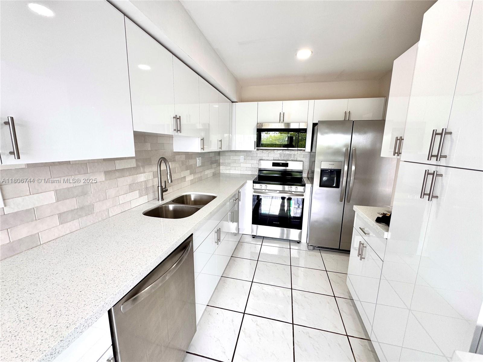 Rental Property at 5900 Sw 127th Ave 3410, Miami, Broward County, Florida - Bedrooms: 2 
Bathrooms: 2  - $2,400 MO.