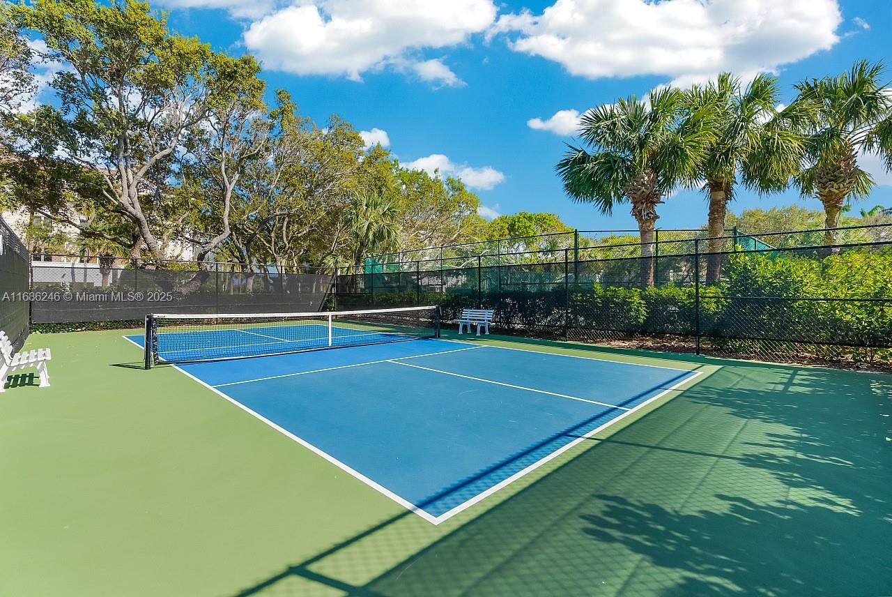 CARLTON VERO BEACH CONDOM - Residential