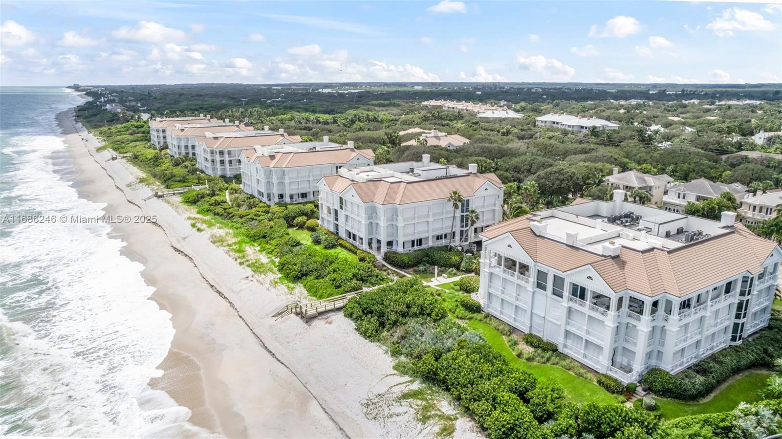 CARLTON VERO BEACH CONDOM - Residential