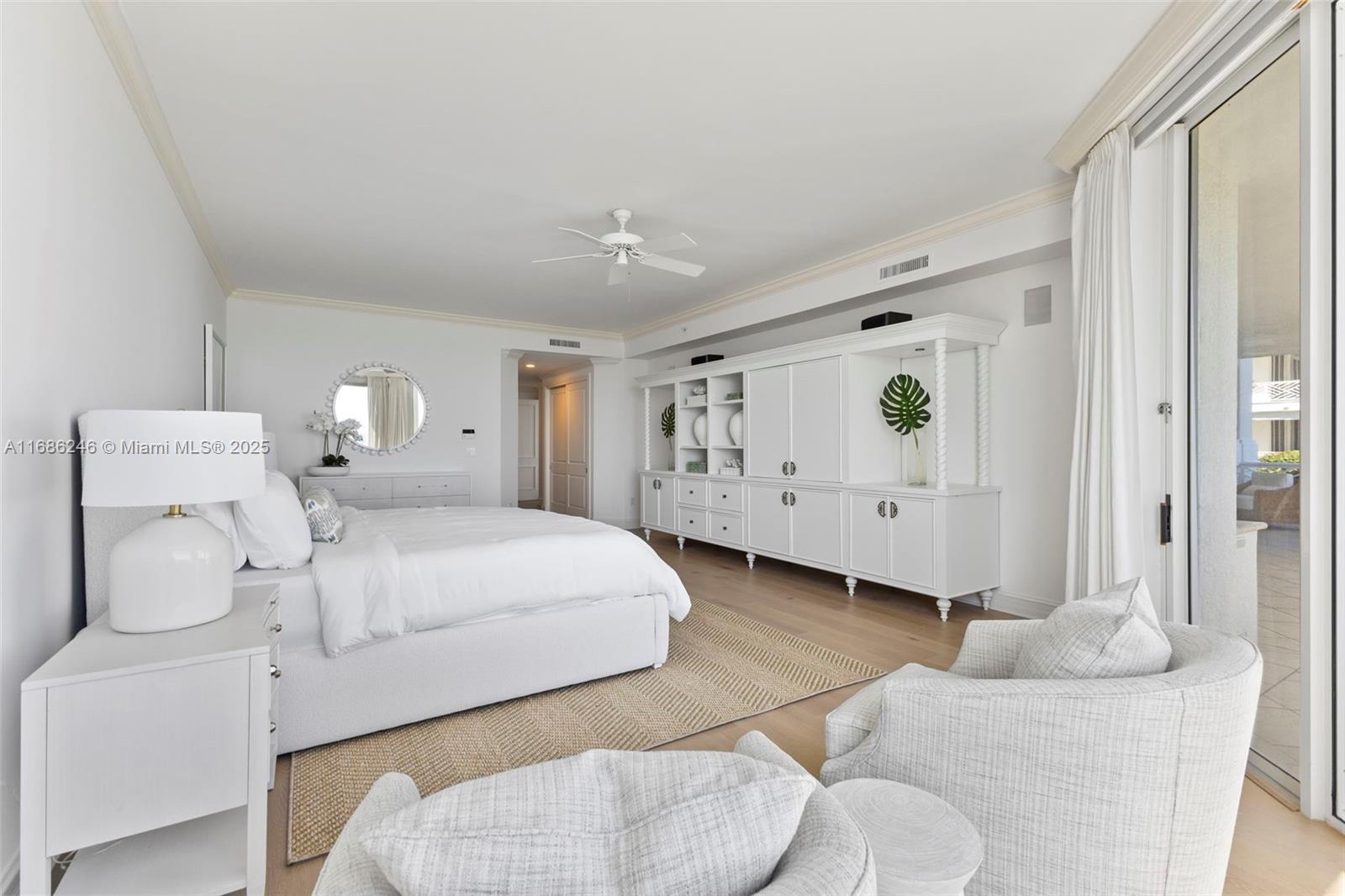 CARLTON VERO BEACH CONDOM - Residential