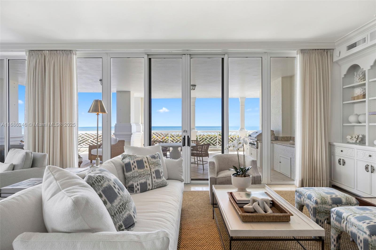 CARLTON VERO BEACH CONDOM - Residential