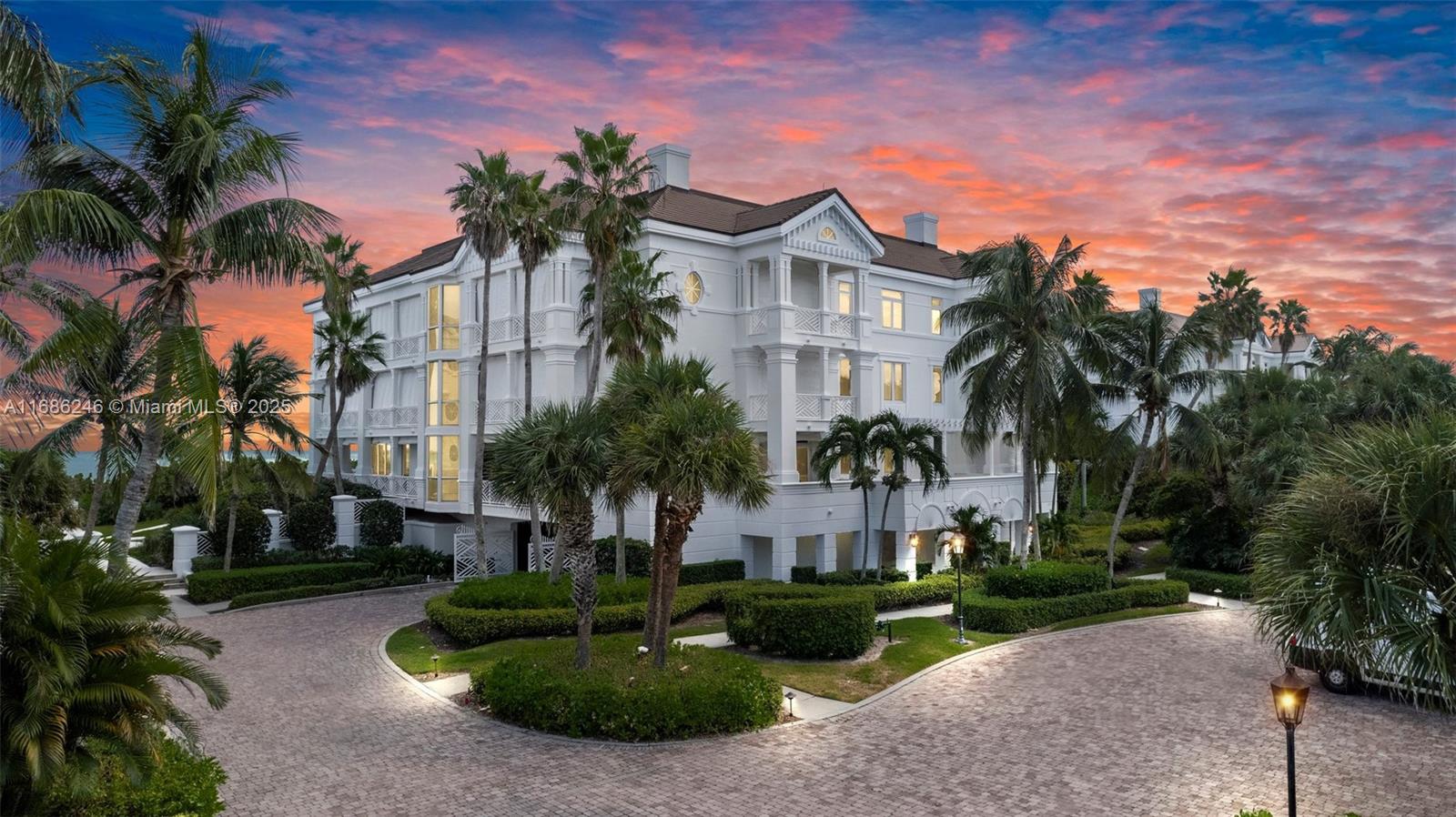 CARLTON VERO BEACH CONDOM - Residential