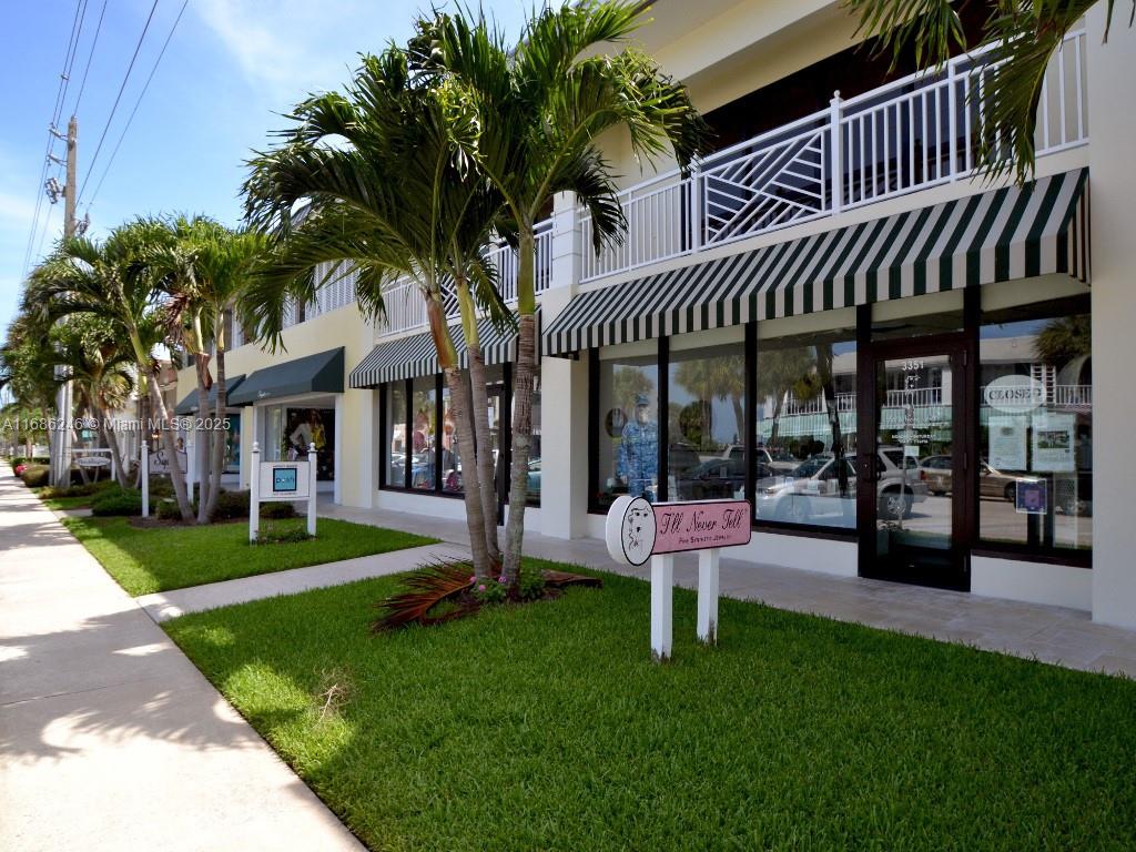 CARLTON VERO BEACH CONDOM - Residential