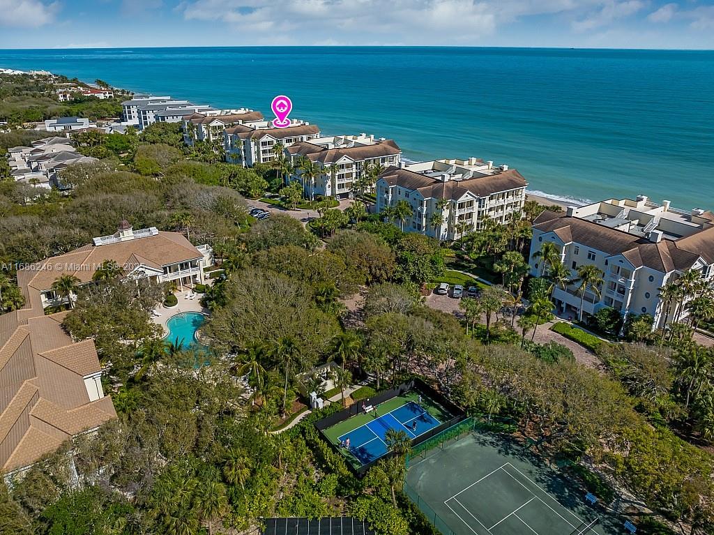 CARLTON VERO BEACH CONDOM - Residential