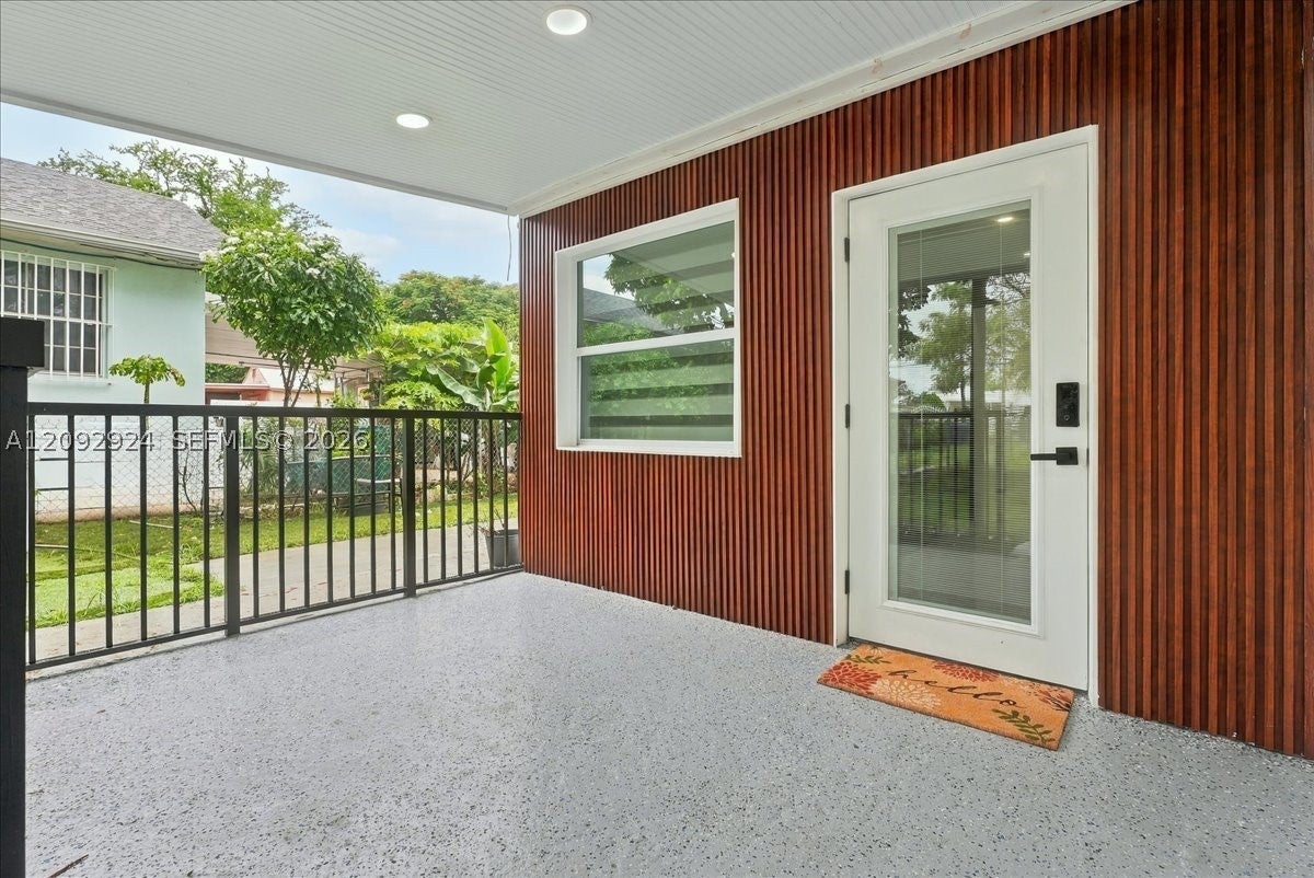 2388 NW 33rd St
