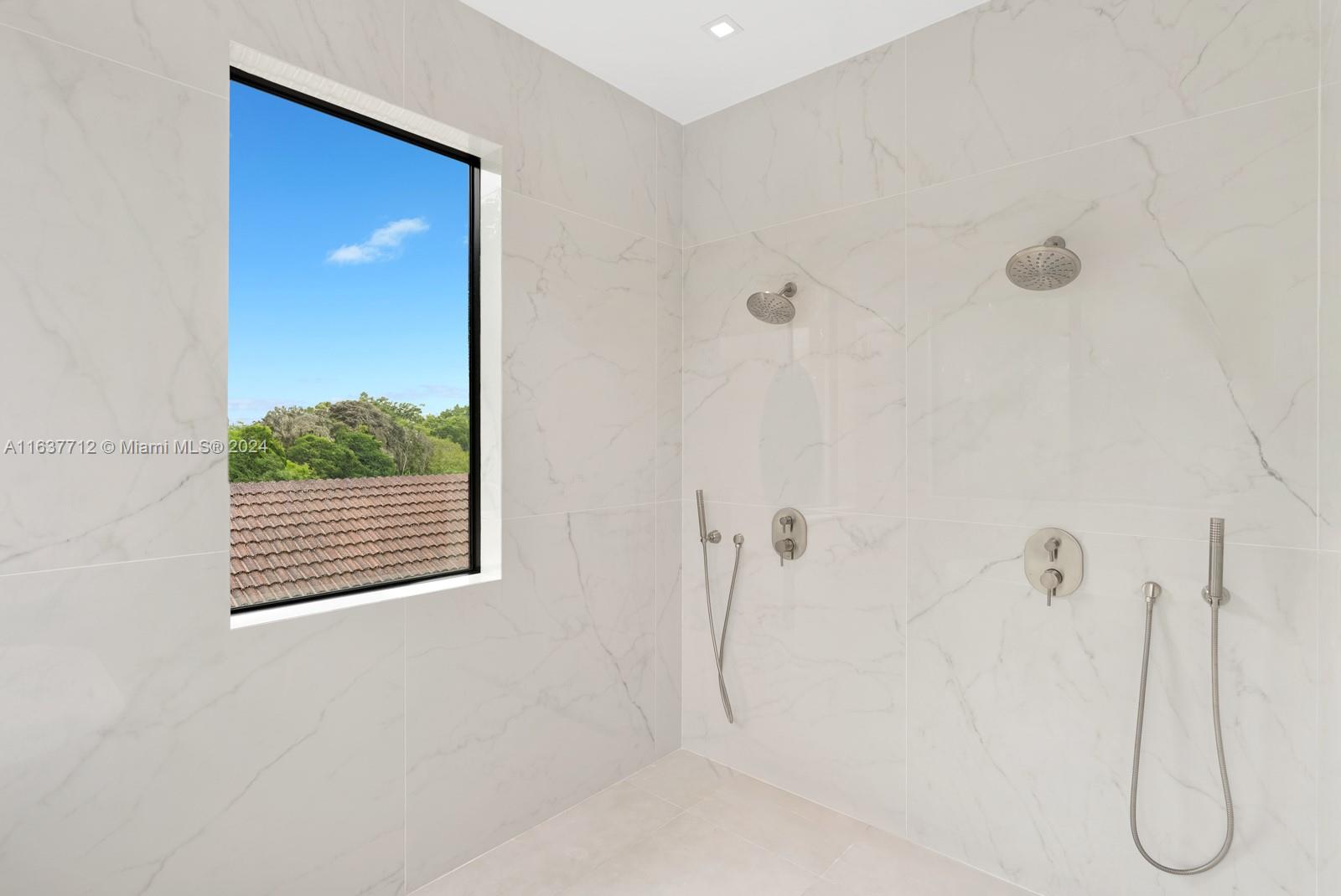 BISCAYNE PARK ESTATES - Residential