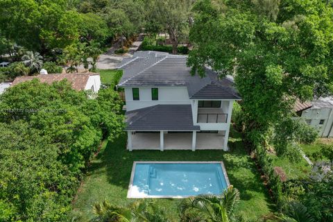 A home in Biscayne Park