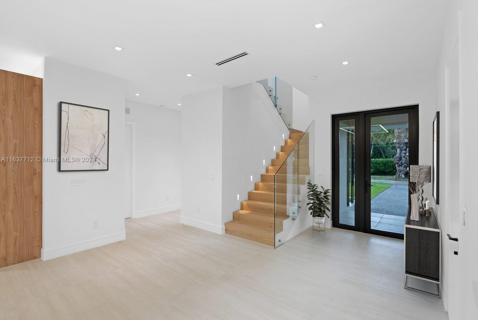 BISCAYNE PARK ESTATES - Residential