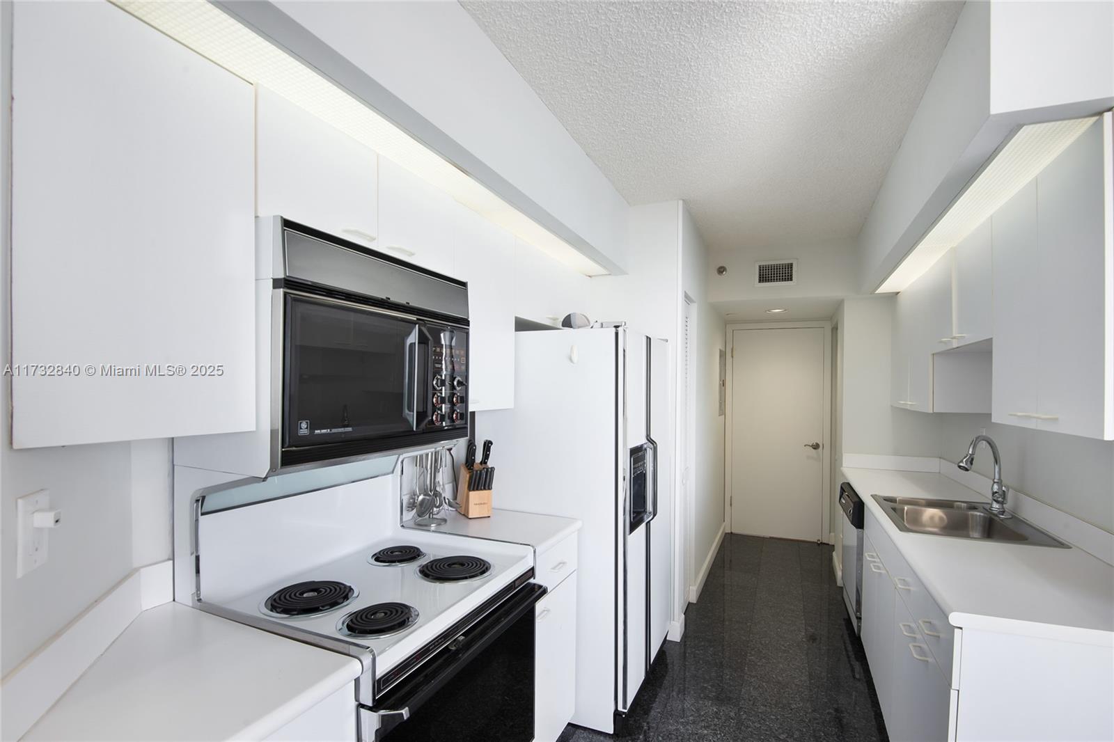 OCEANIA I CONDO - Residential