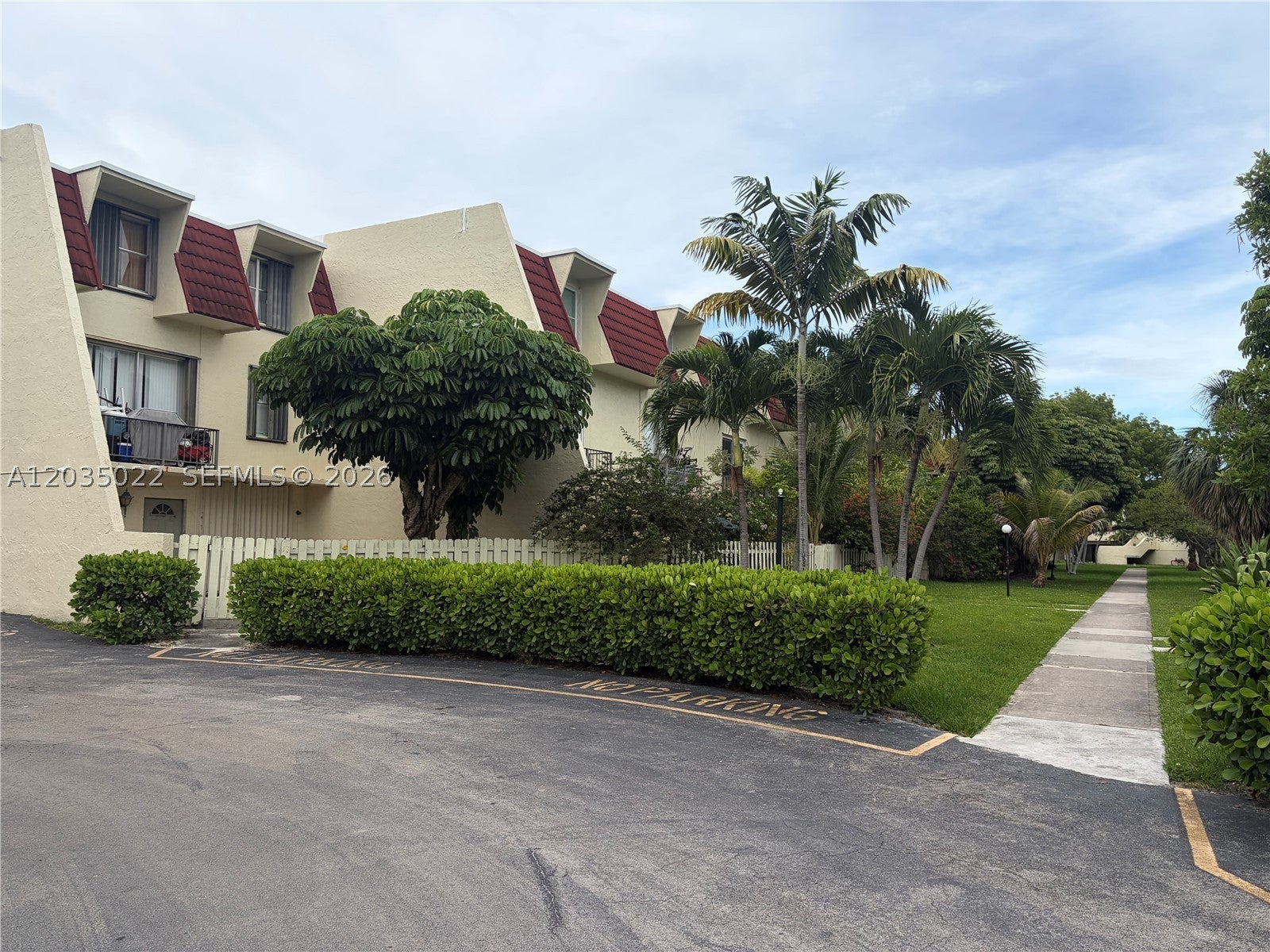 1655 NE 115th St 29B