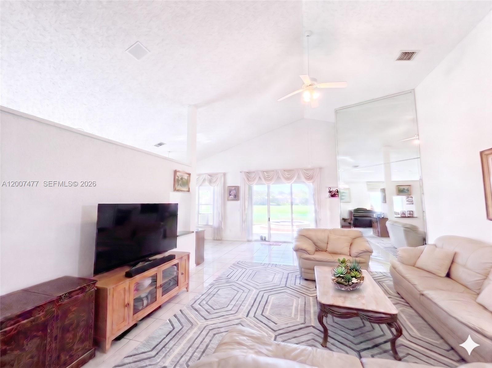 1510 W Lacosta Dr W