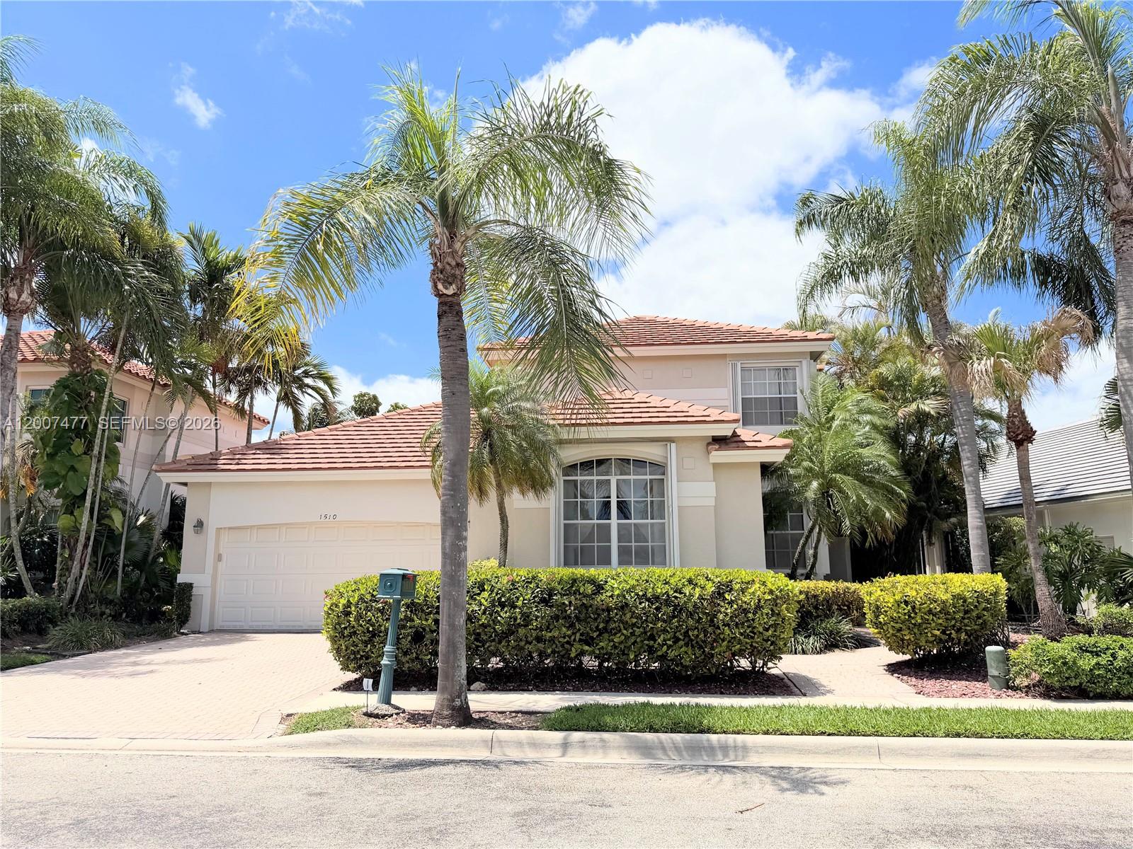 HOLLYWOOD LAKES COUNTRY C - Residential