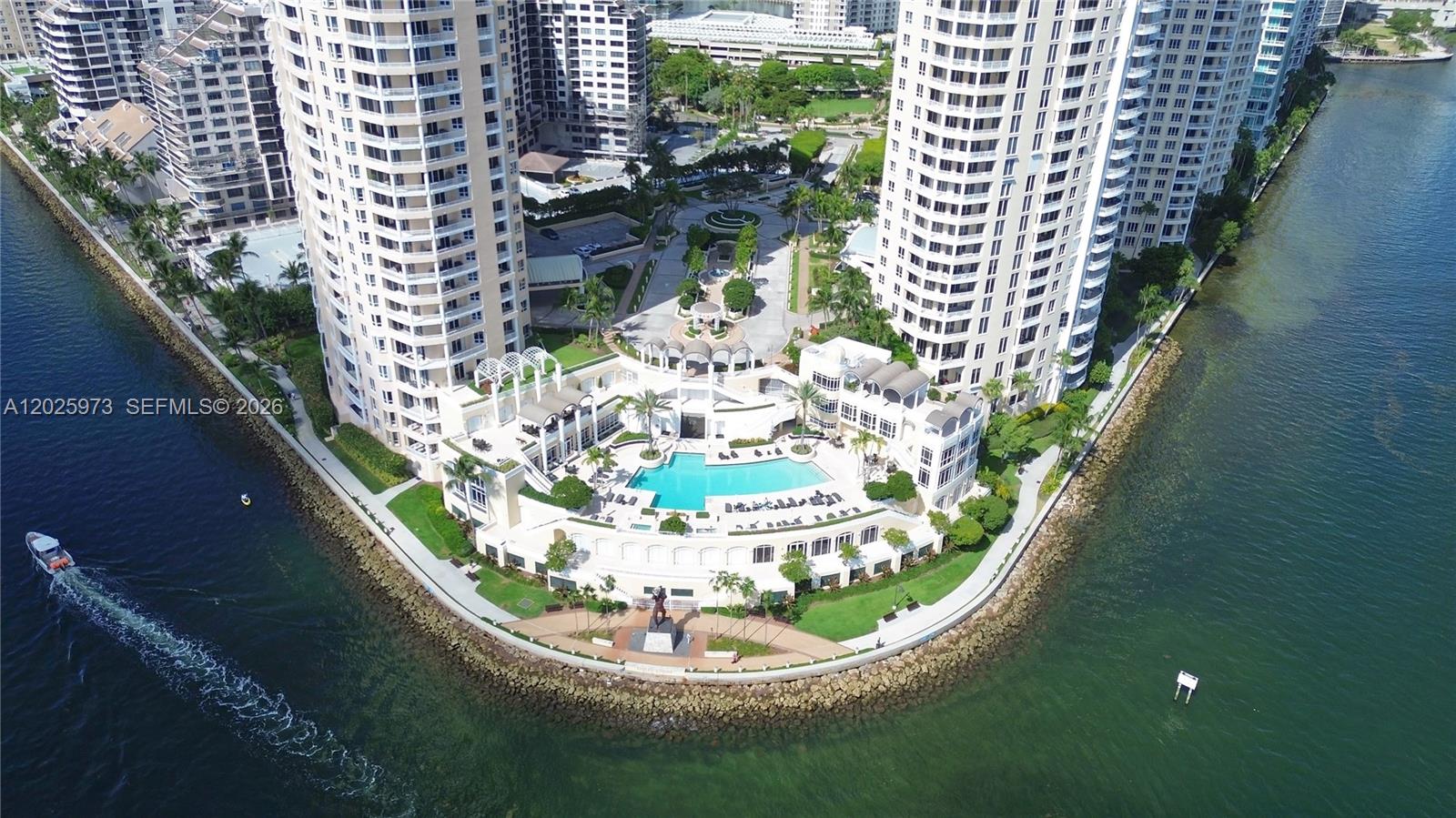 THREE TEQUESTA POINT COND - Residential