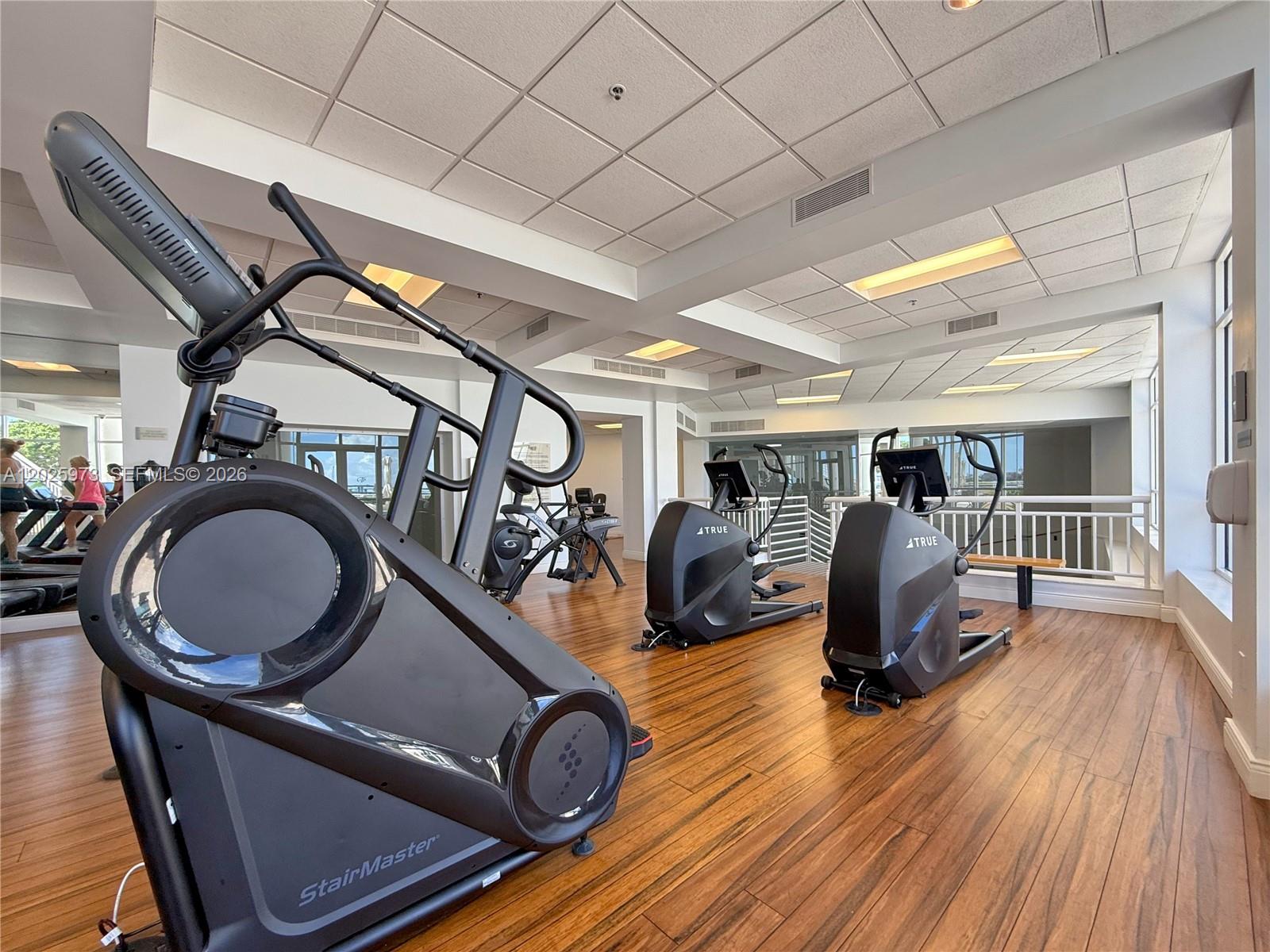 THREE TEQUESTA POINT COND - Residential