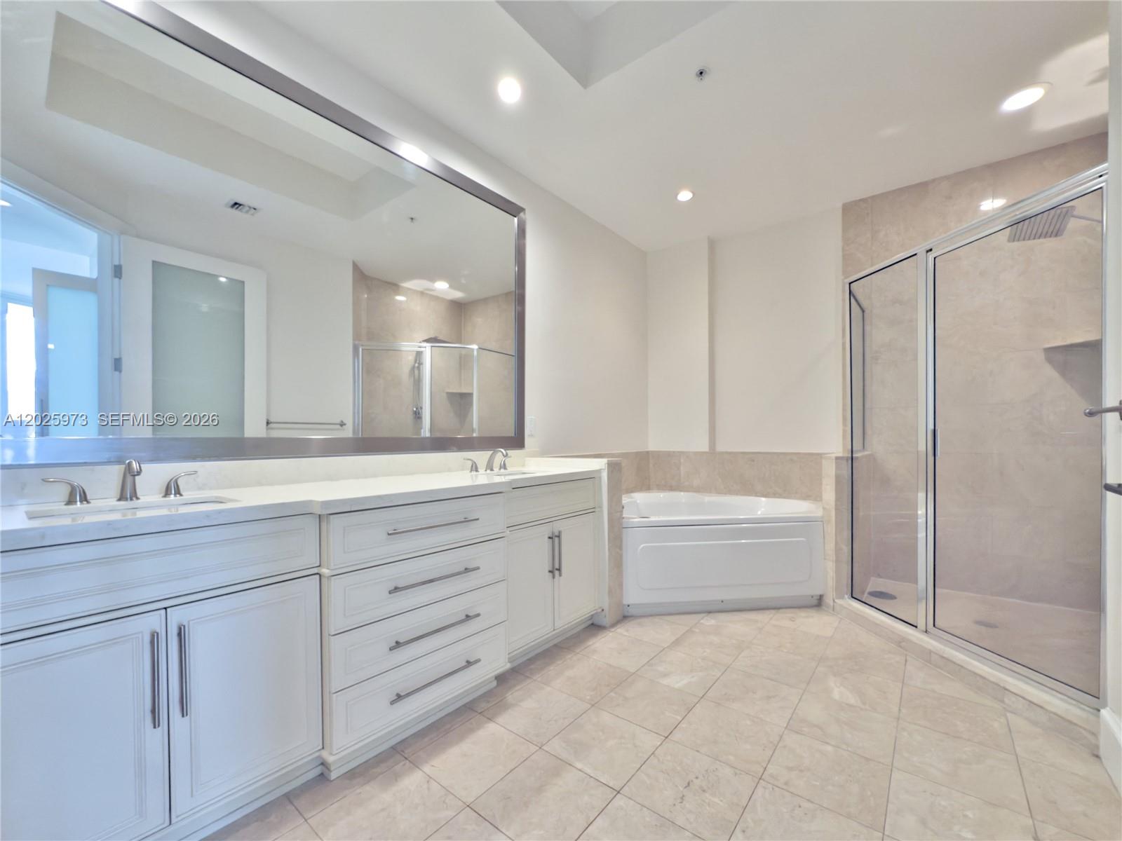 THREE TEQUESTA POINT COND - Residential