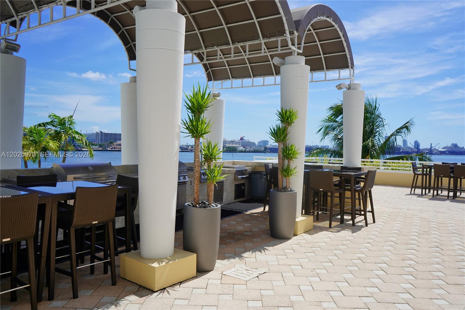 THREE TEQUESTA POINT COND - Residential