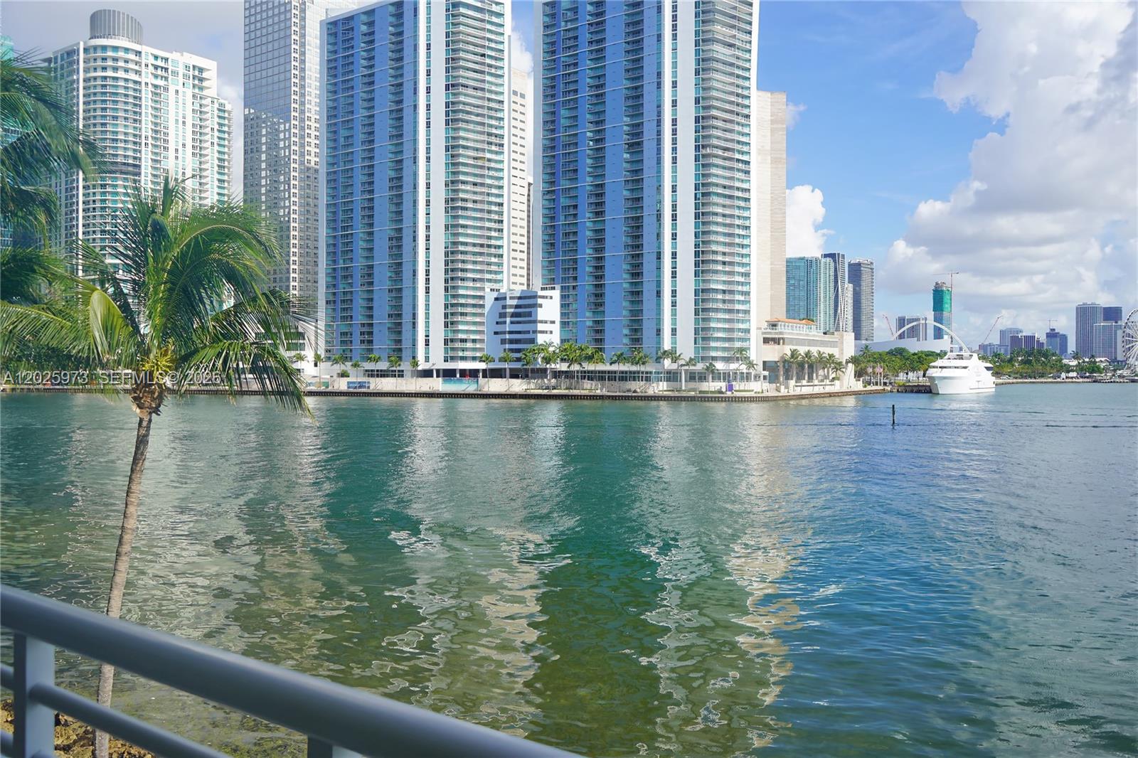 THREE TEQUESTA POINT COND - Residential