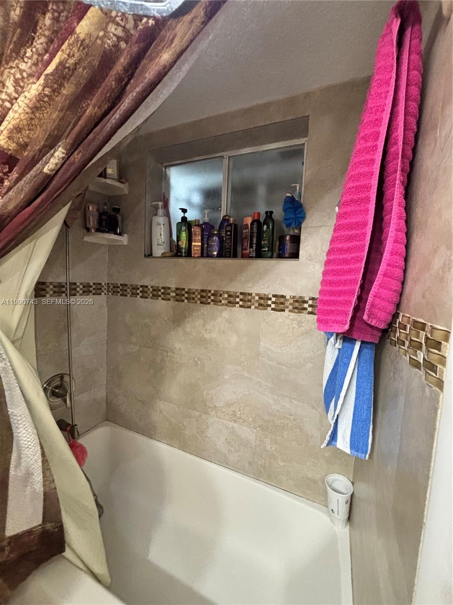 ALAMEDA JARDINS CONDO - Residential