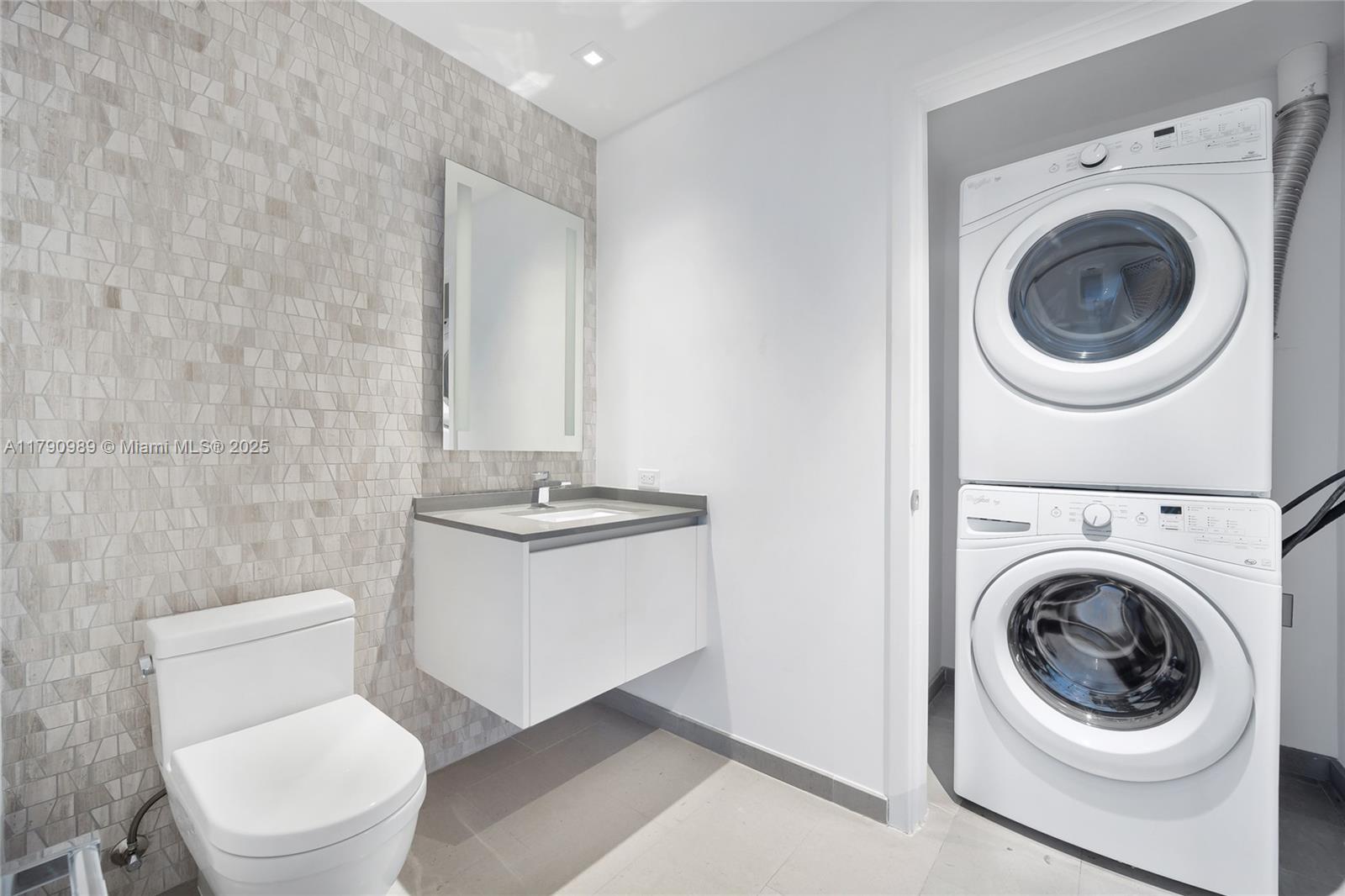 RISE CONDO - Residential