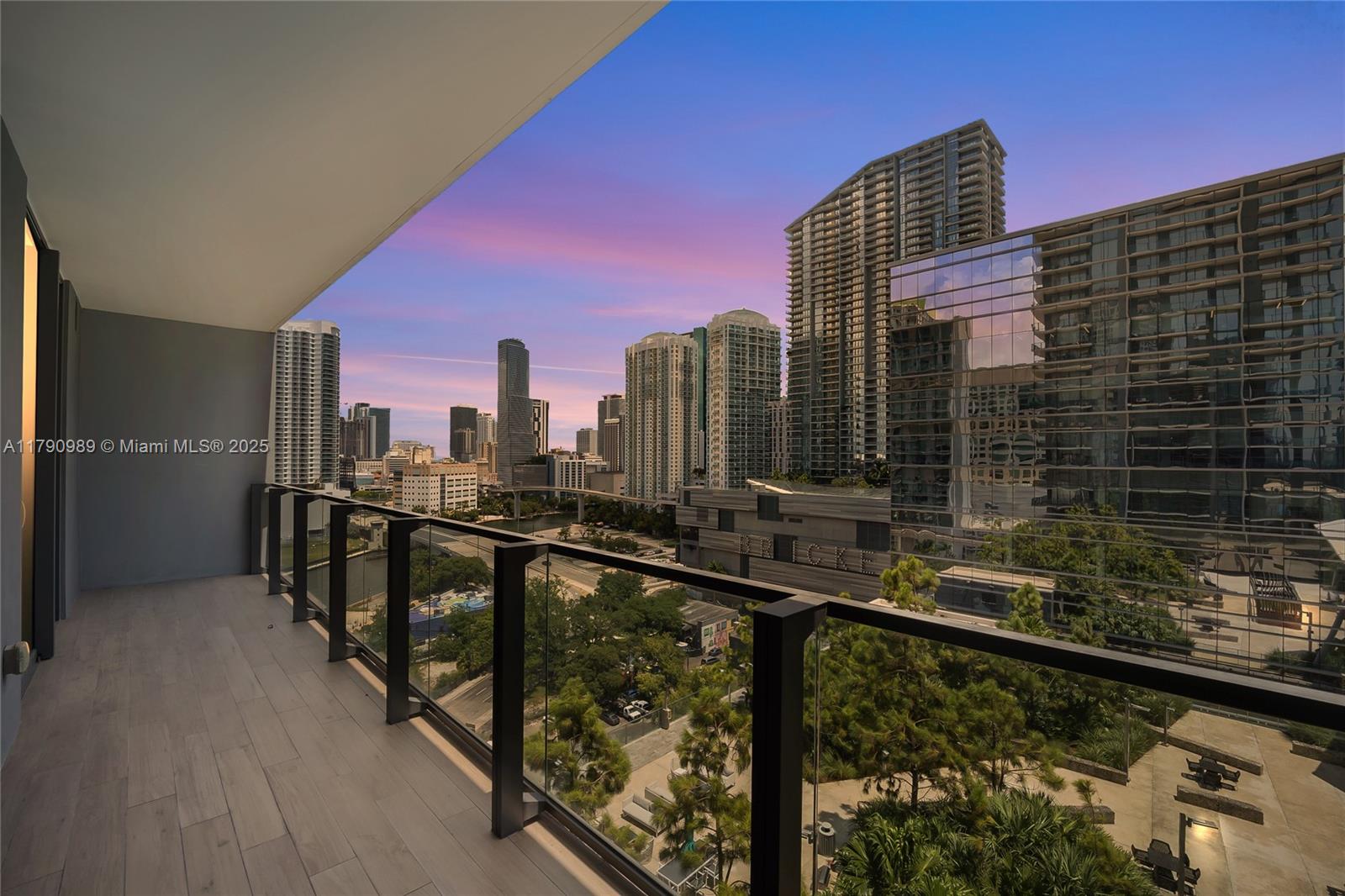 RISE CONDO - Residential