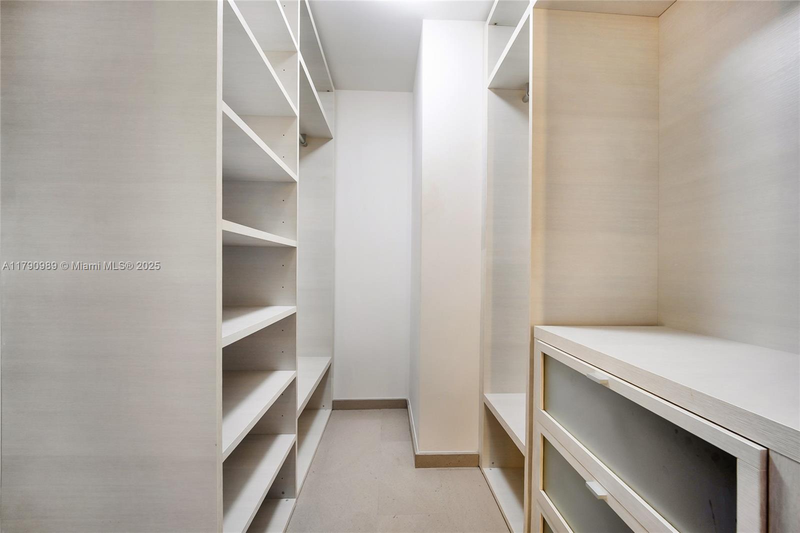 RISE CONDO - Residential