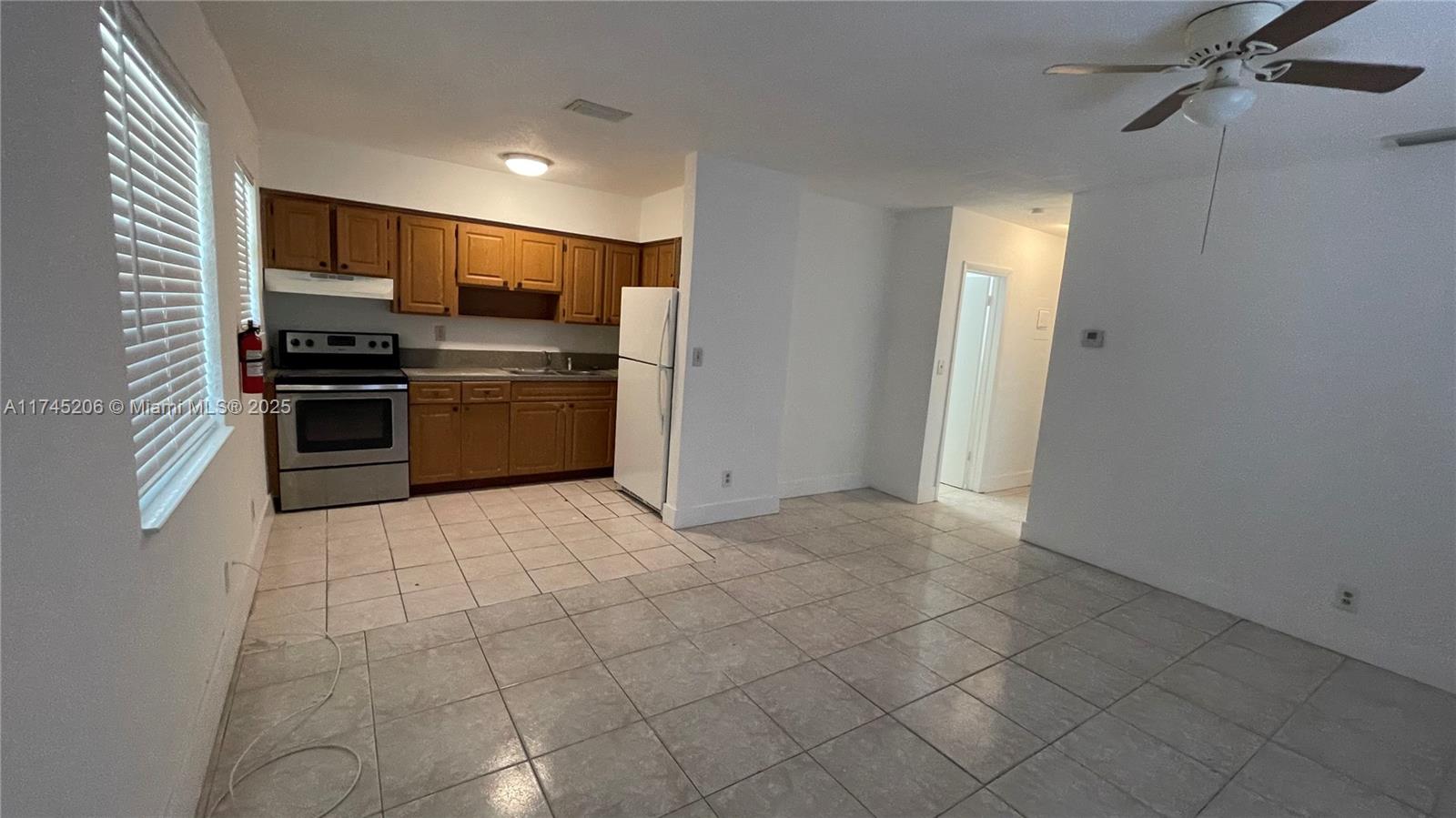 5200 Nw 16th St 5210, Lauderhill, Miami-Dade County, Florida - 2 Bedrooms  
1 Bathrooms - 