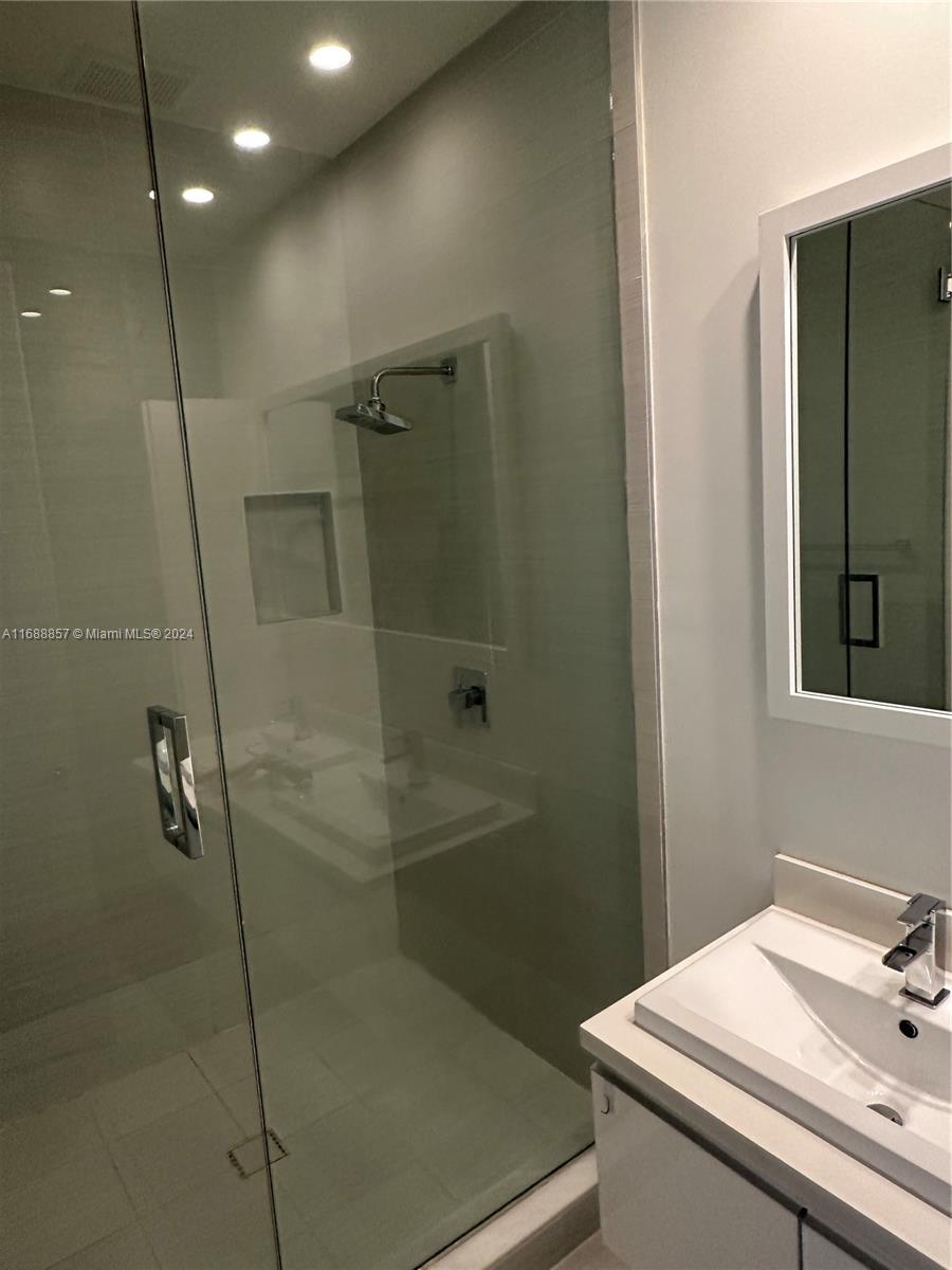 LANDMARK AT DORAL CONDO - Residential Lease