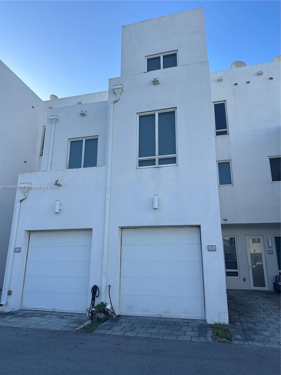 LANDMARK AT DORAL CONDO - Residential Lease