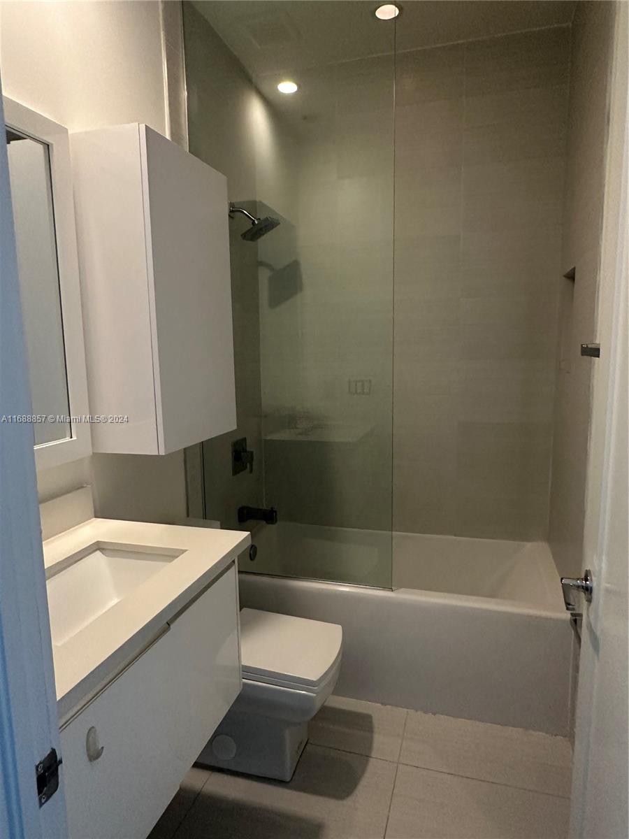 LANDMARK AT DORAL CONDO - Residential Lease