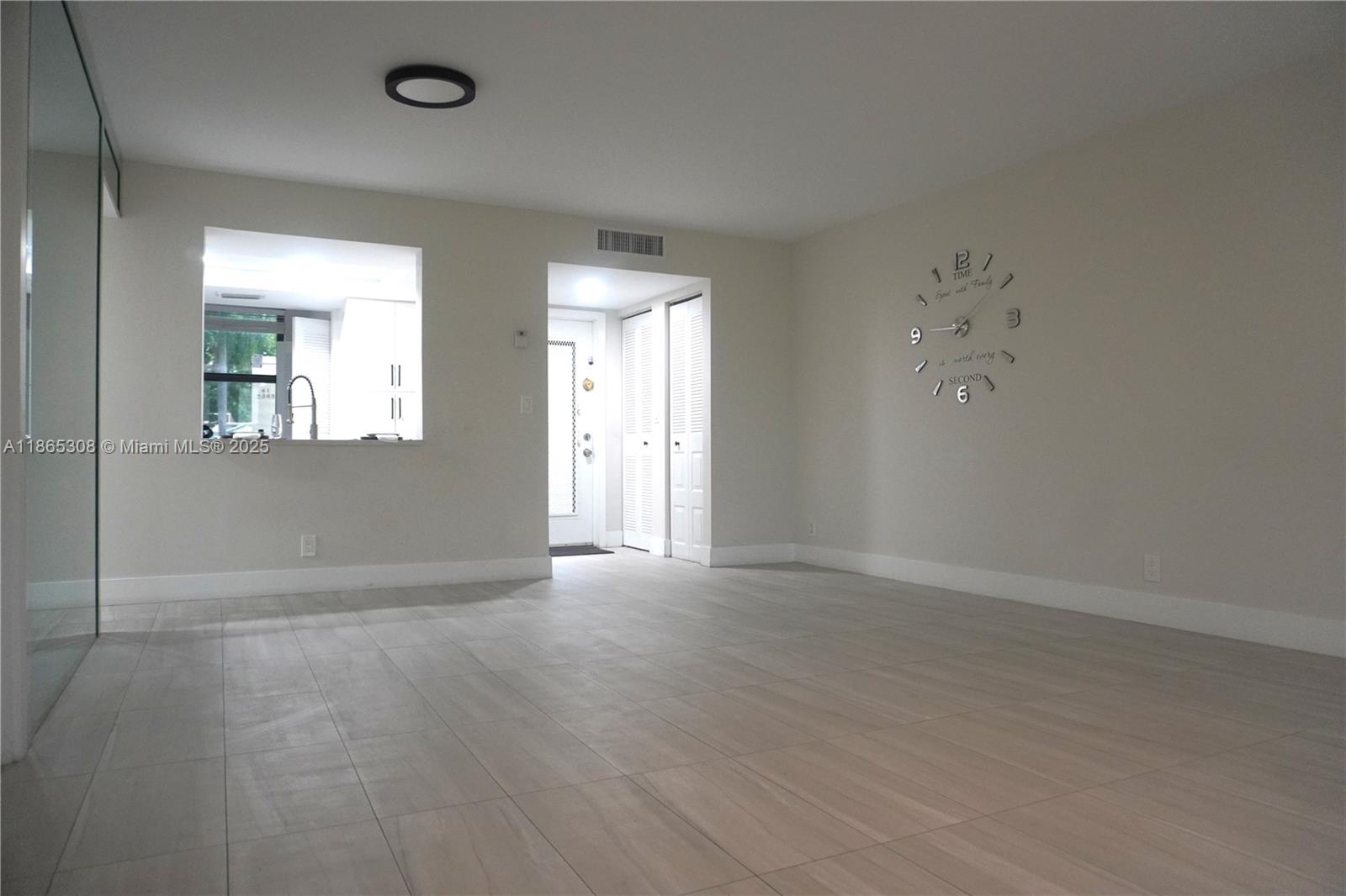 36 OF PALM SPRINGS 3 COND - Residential