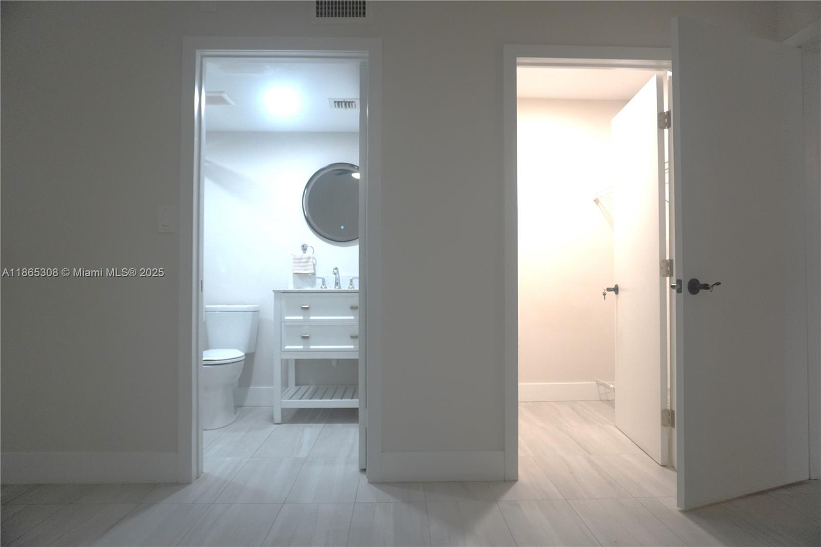 36 OF PALM SPRINGS 3 COND - Residential