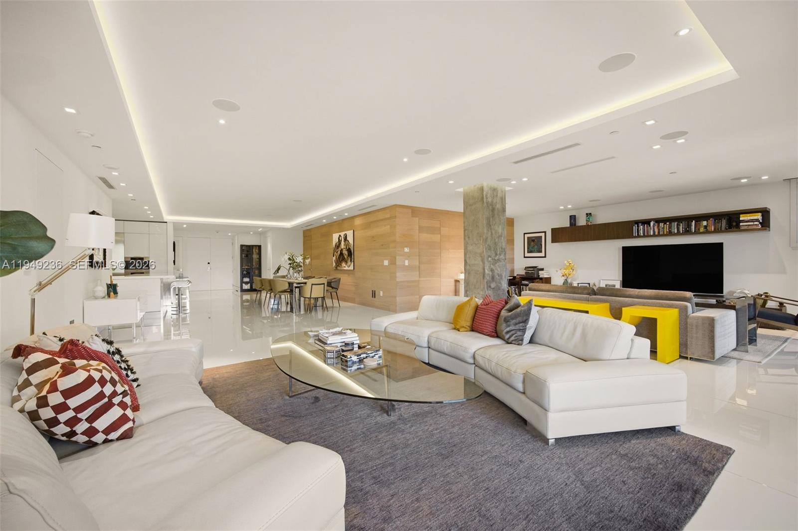 RESIDENCES AT VIZCAYA - Residential