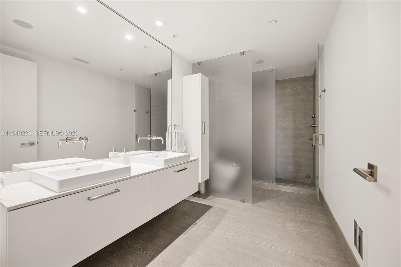 RESIDENCES AT VIZCAYA - Residential