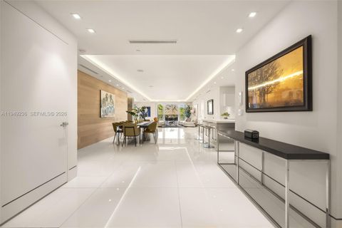 3535 Hiawatha Ave 305 Coconut Grove FL 33133