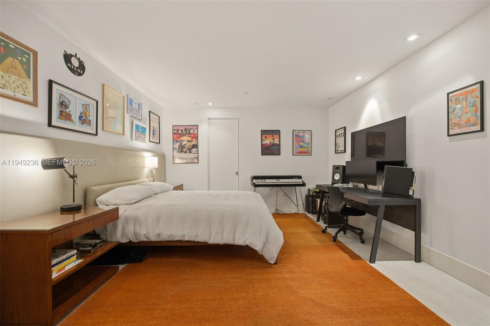 RESIDENCES AT VIZCAYA - Residential