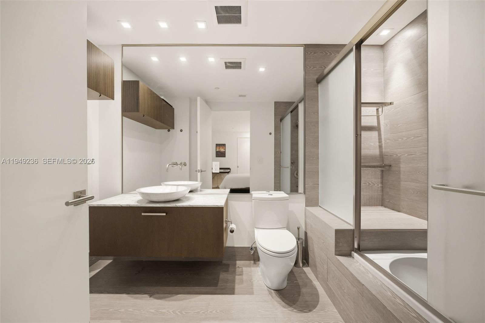 RESIDENCES AT VIZCAYA - Residential