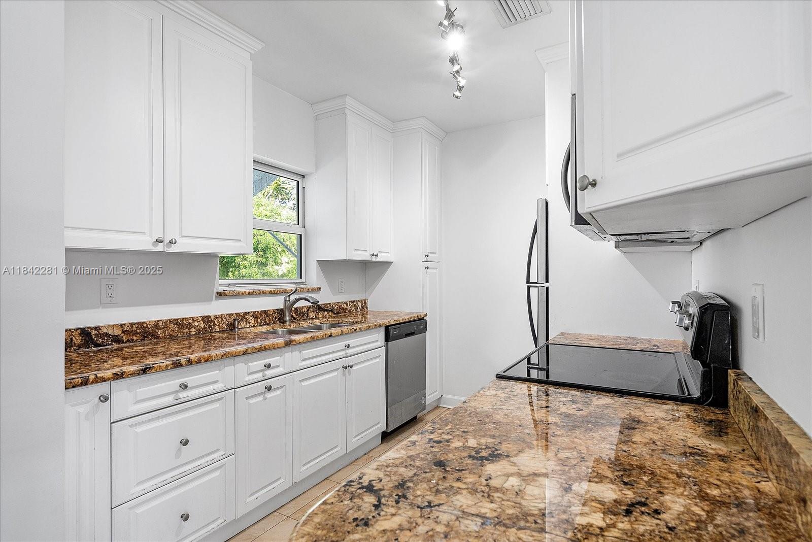 SECOND AMD PLAT OF NORMAN - Residential Lease