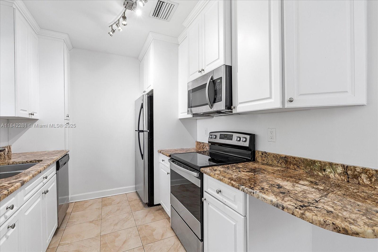 SECOND AMD PLAT OF NORMAN - Residential Lease