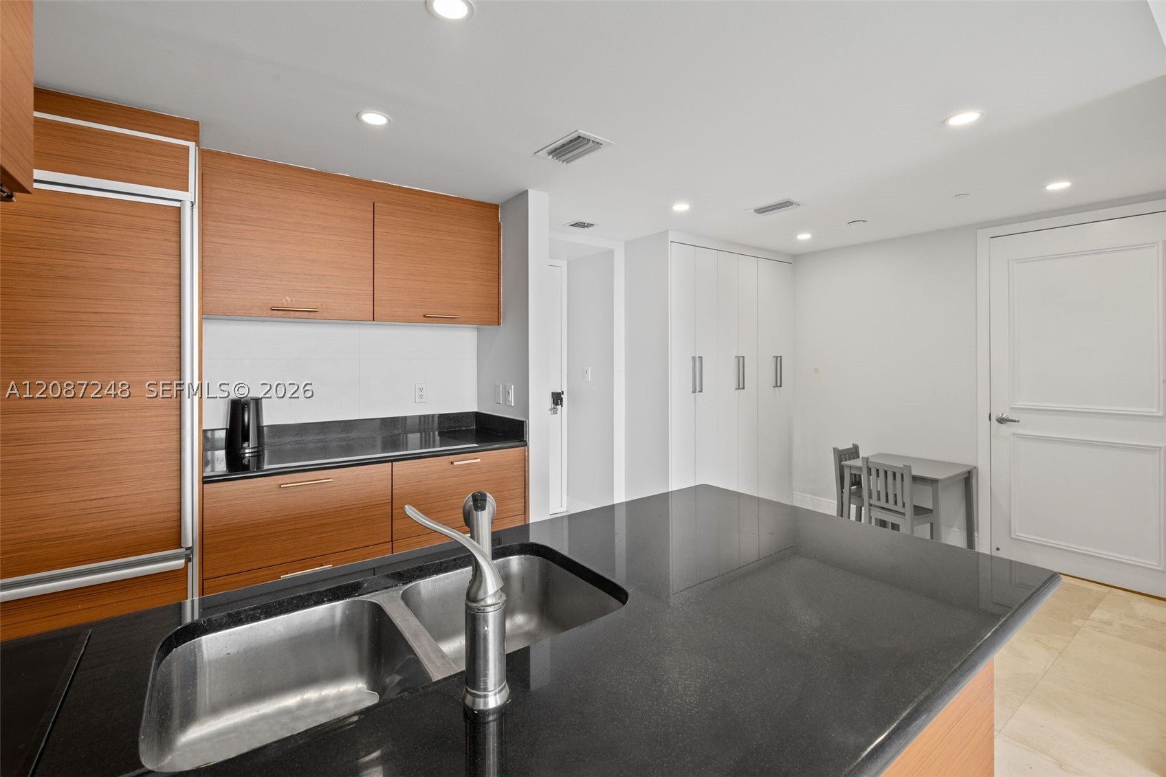 50 Biscayne Blvd 4405