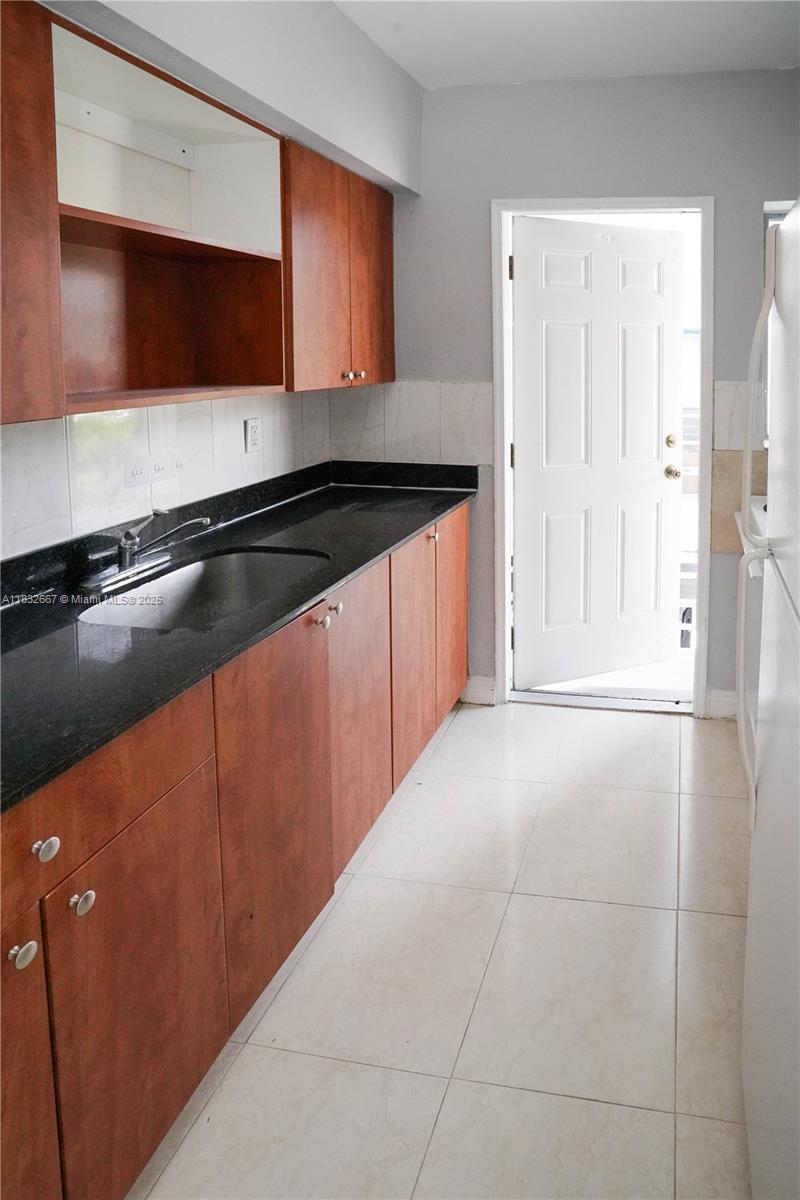 BISCAYNE BCH SUB - Residential Income