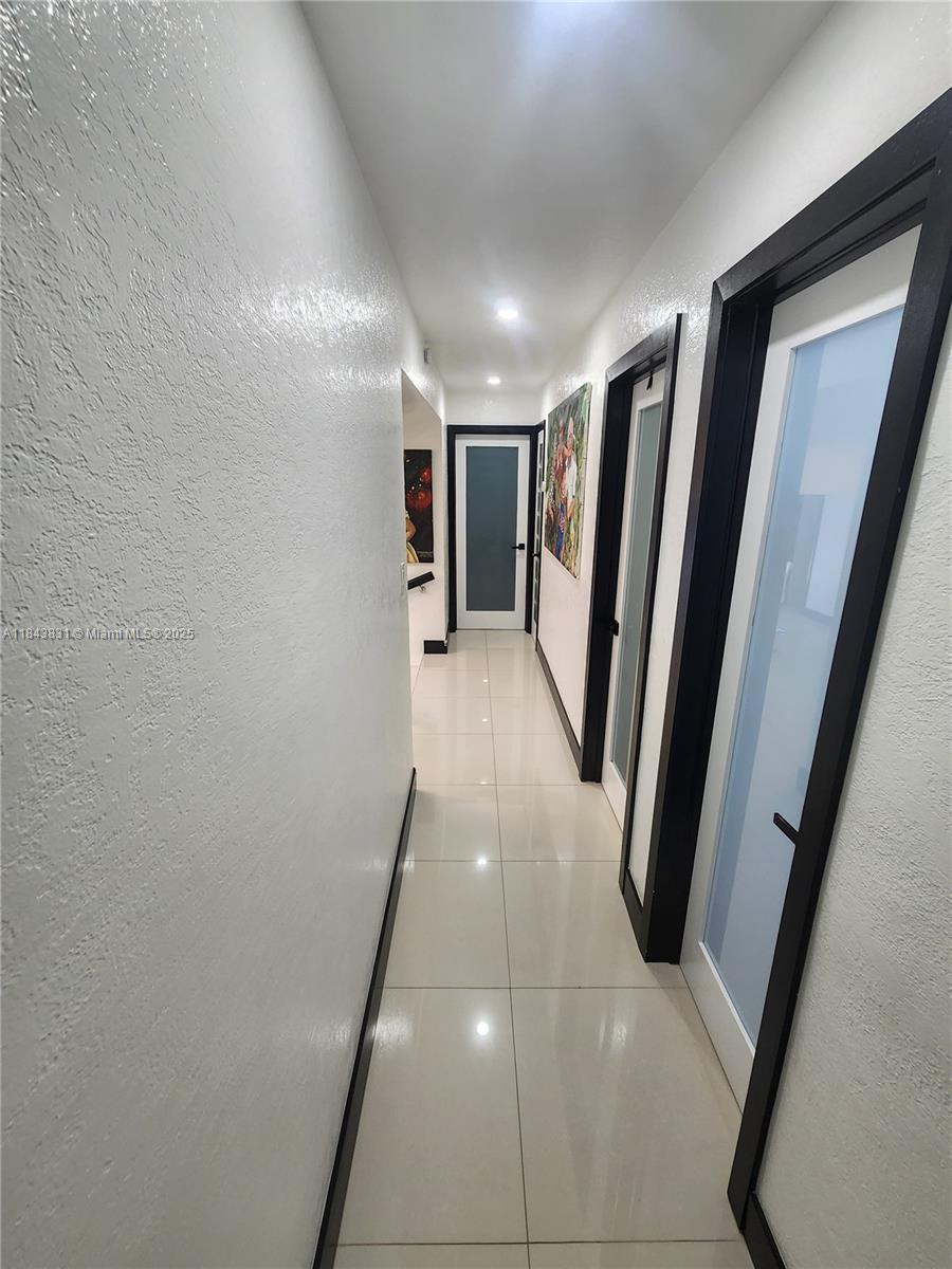 LAUDERDALE LAKES NORTH GA - Residential