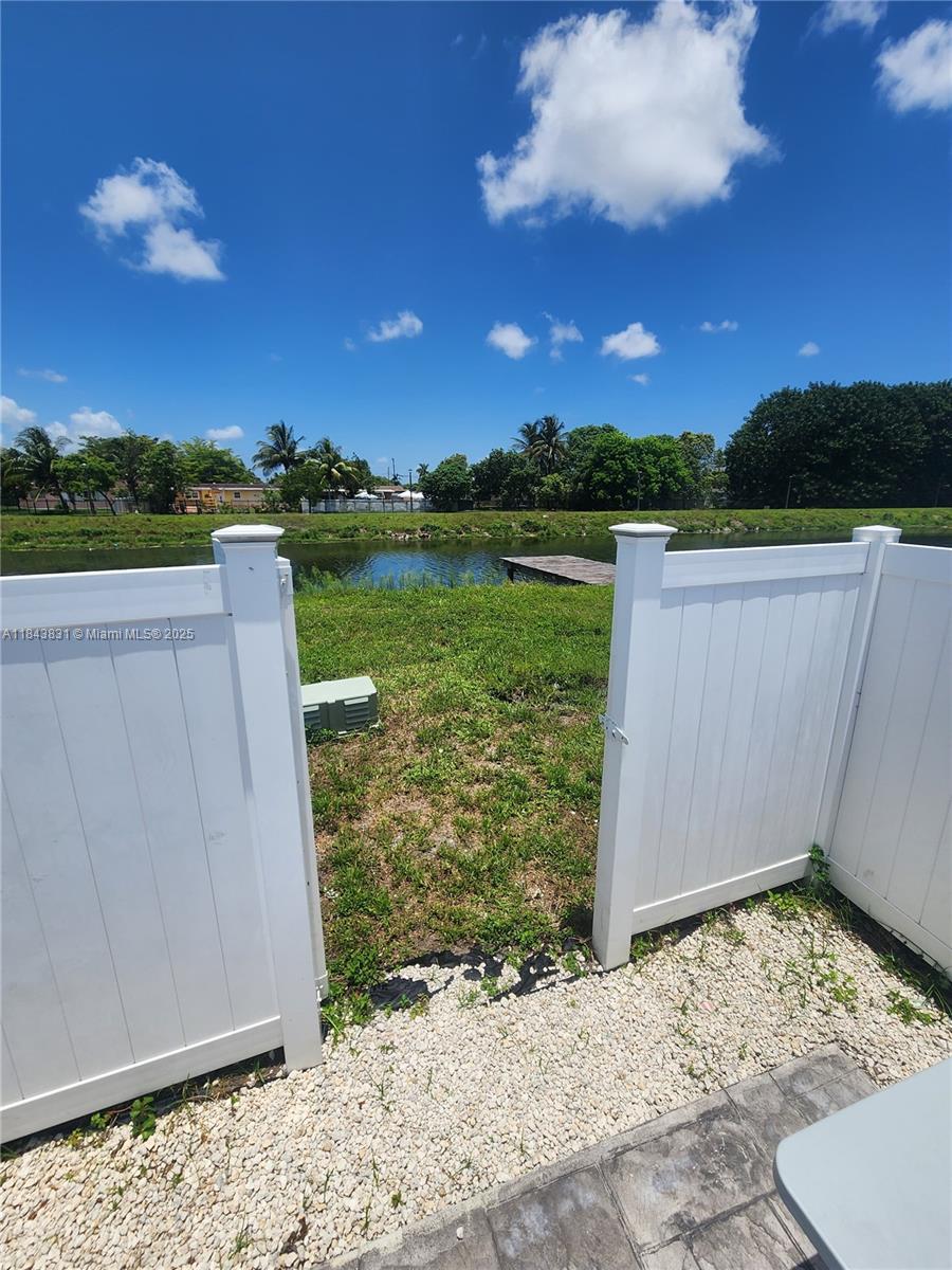 LAUDERDALE LAKES NORTH GA - Residential