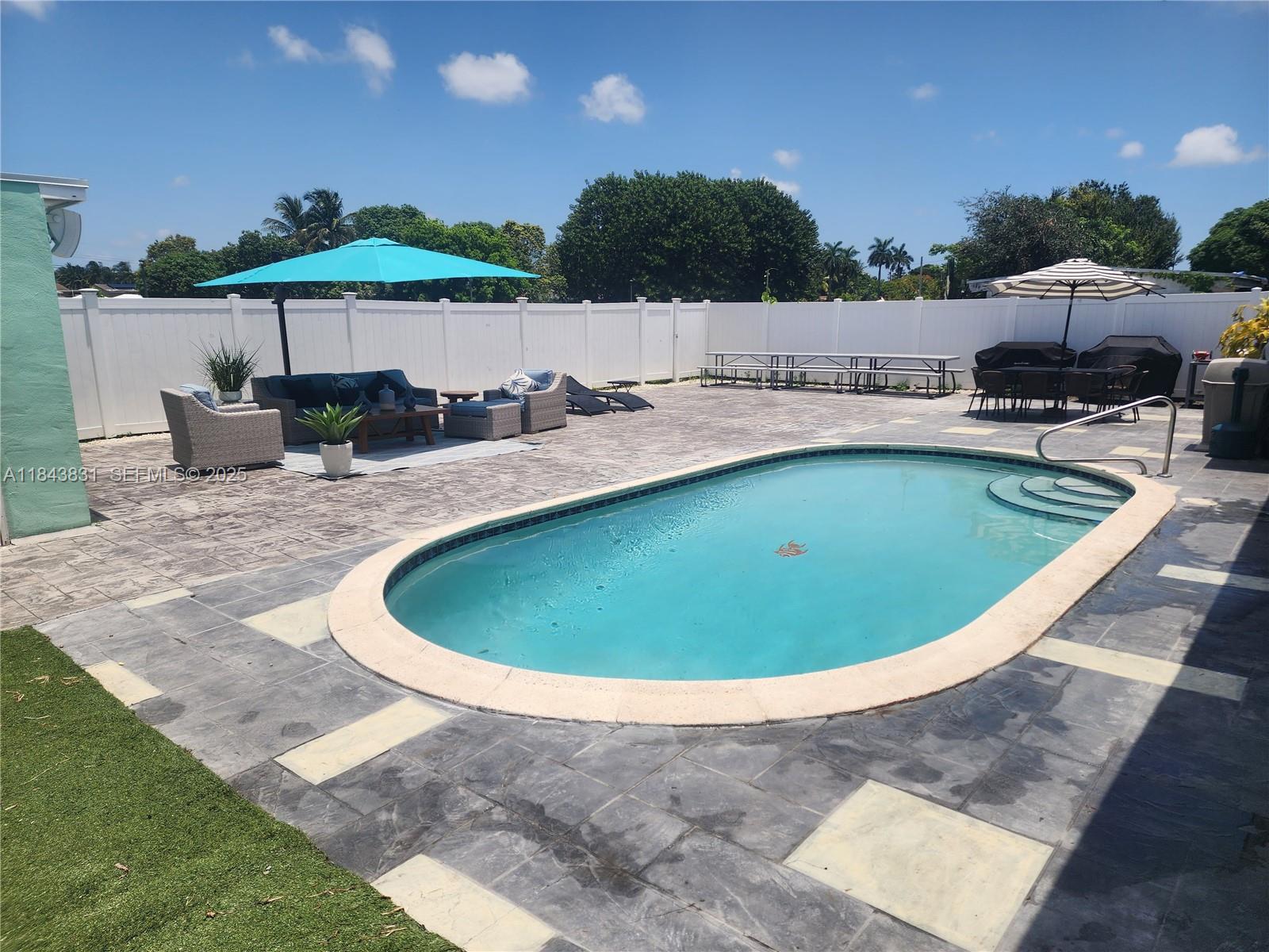 LAUDERDALE LAKES NORTH GA - Residential