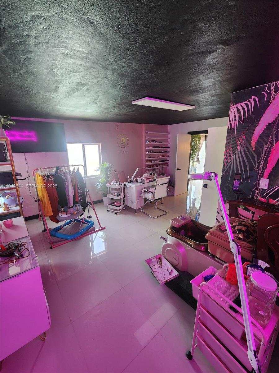 LAUDERDALE LAKES NORTH GA - Residential