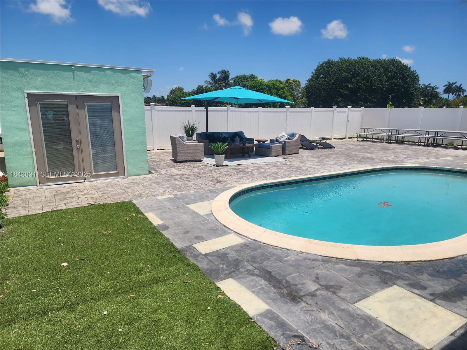 LAUDERDALE LAKES NORTH GA - Residential