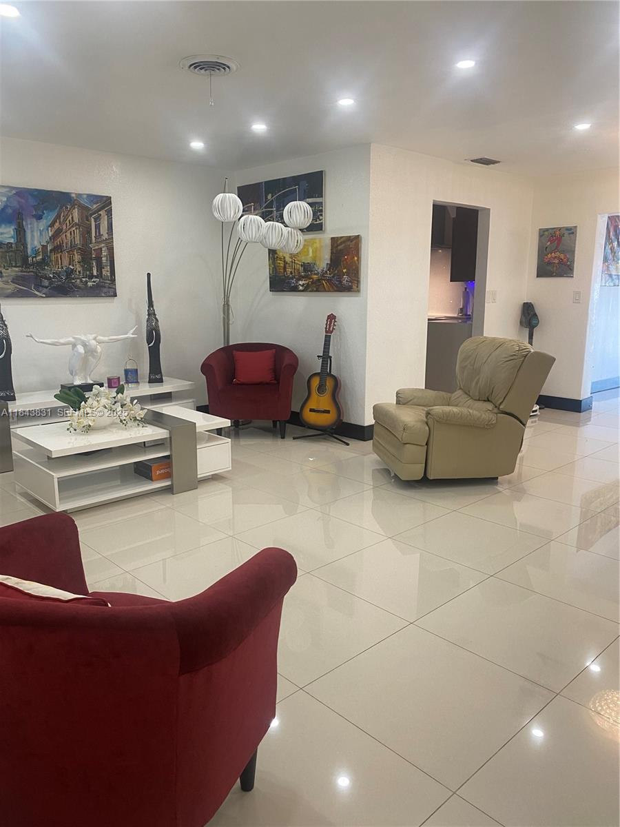 LAUDERDALE LAKES NORTH GA - Residential